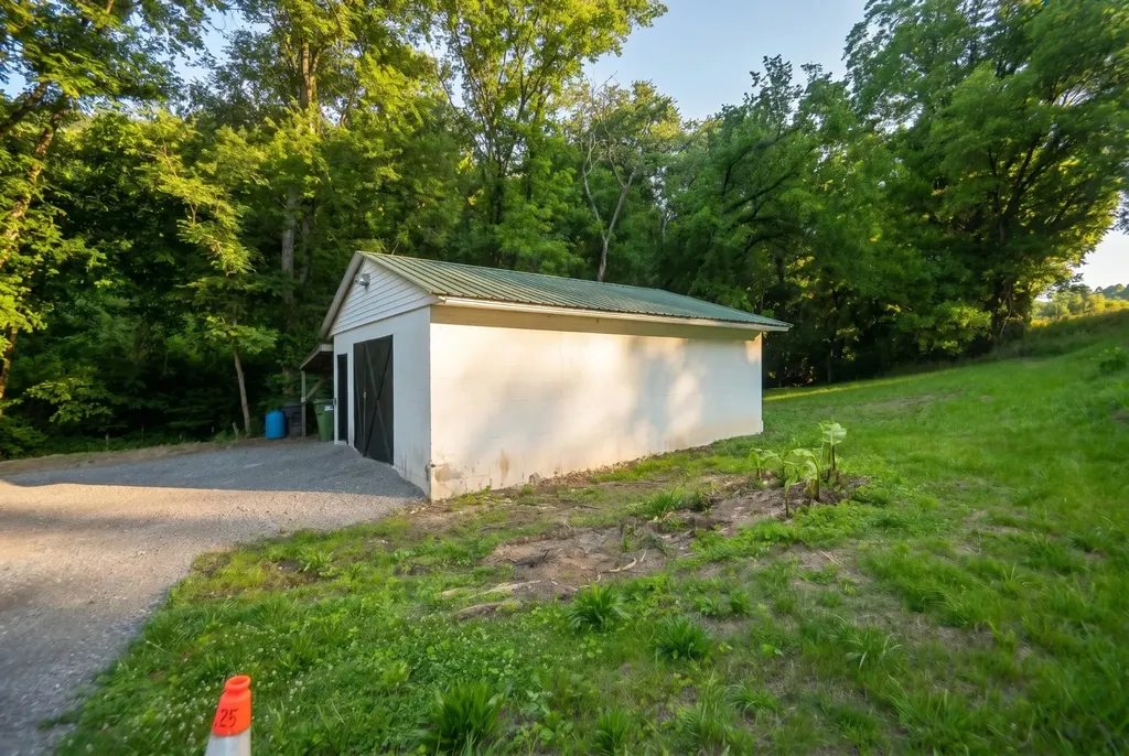 2627 Auburntown Road Woodbury TN 37190