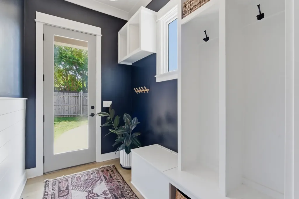 402B 17th St, N Nashville TN 37206