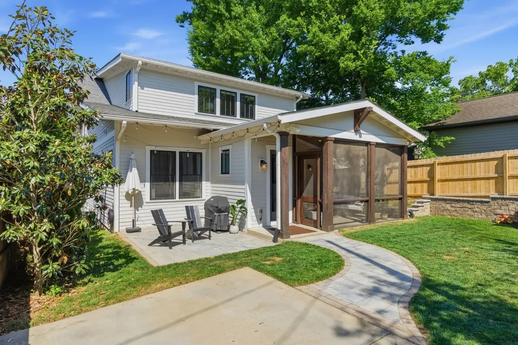 402B 17th St, N Nashville TN 37206