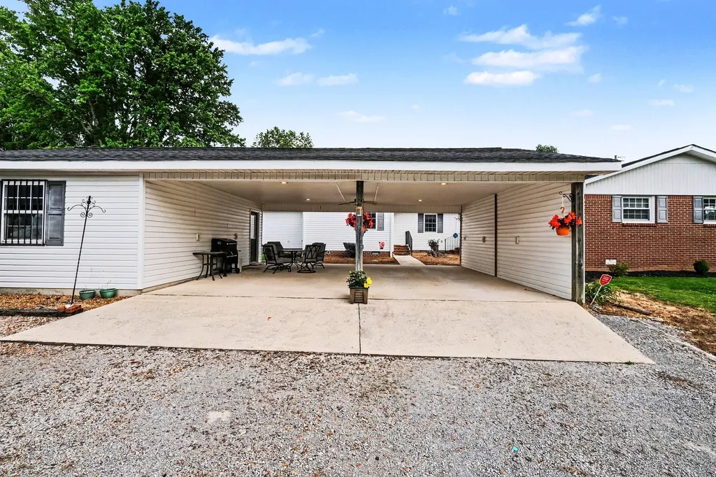 524 Elm Street Smithville TN 37166