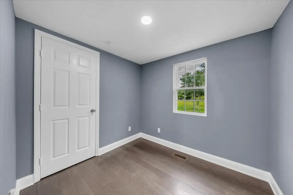 72 W 1st Street Hillsboro TN 37342