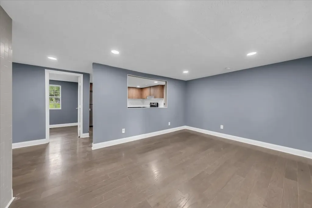 72 W 1st Street Hillsboro TN 37342