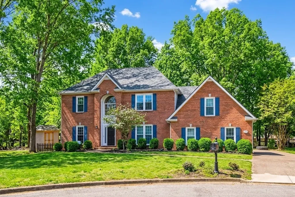 206 Longwood Lane Clarksville TN 37043