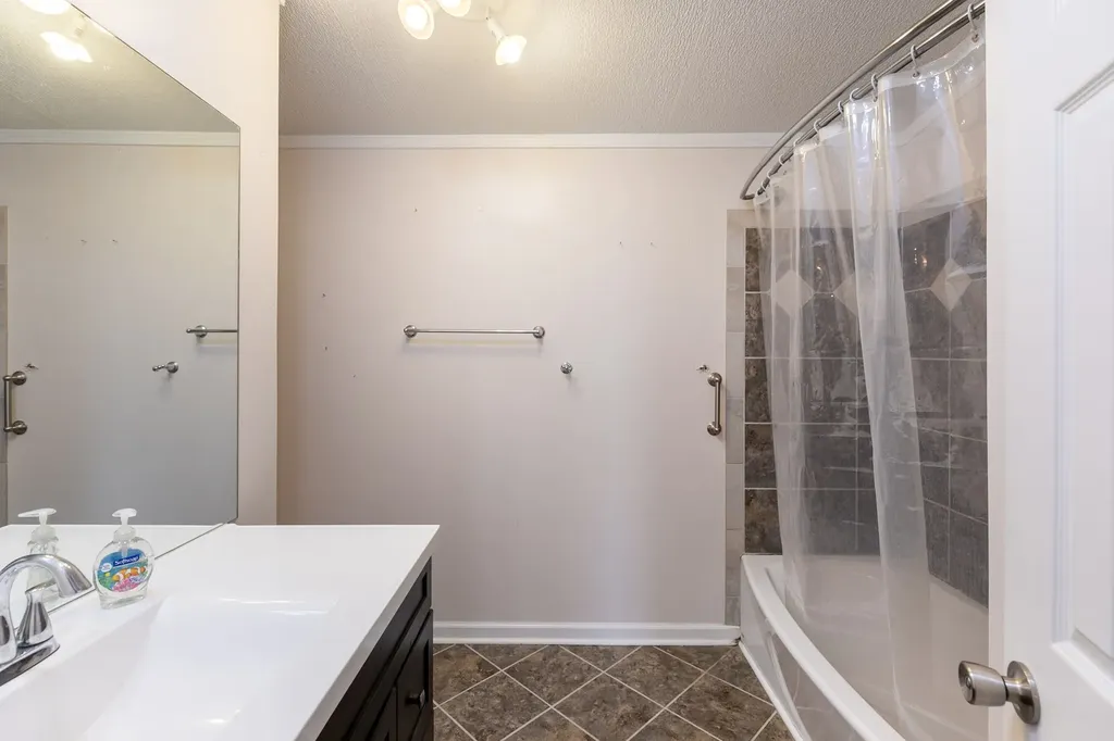 225 Nowlin Drive Columbia TN 38401