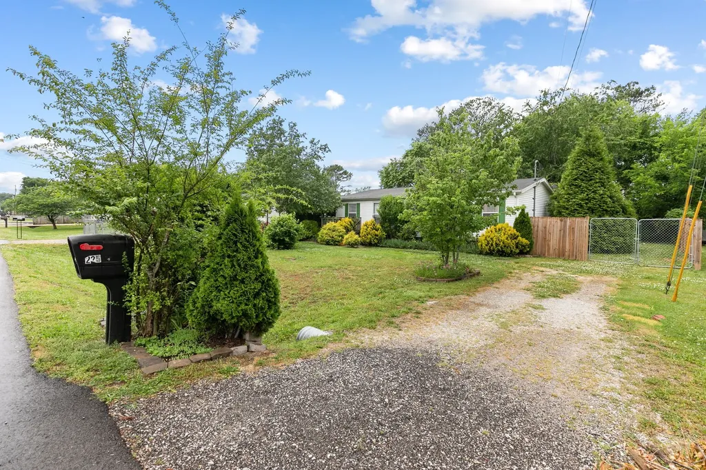 225 Nowlin Drive Columbia TN 38401