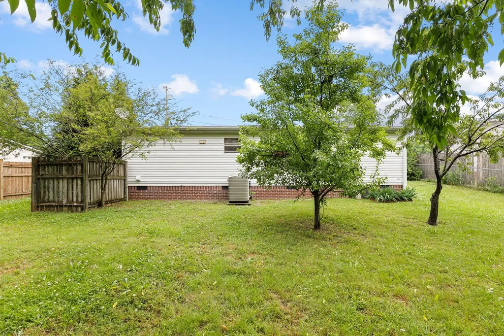 225 Nowlin Drive Columbia TN 38401