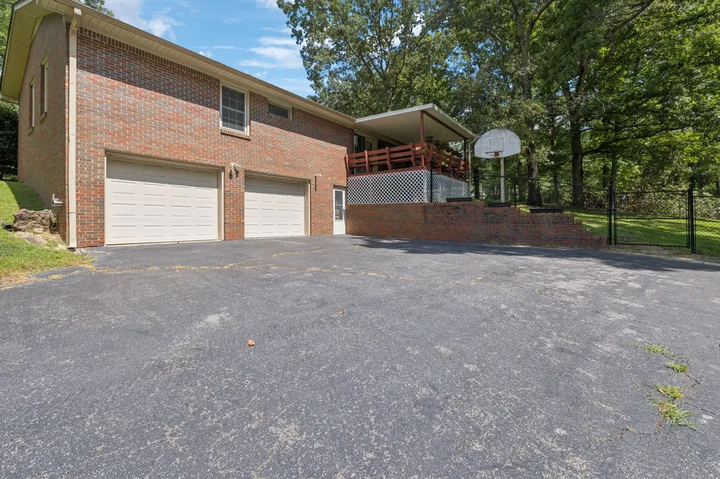 106 Dogwood Circle Waverly TN 37185
