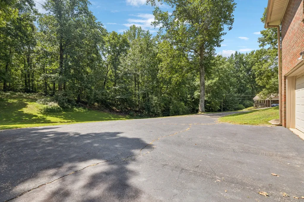 106 Dogwood Circle Waverly TN 37185