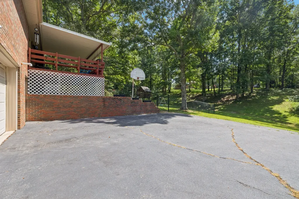 106 Dogwood Circle Waverly TN 37185