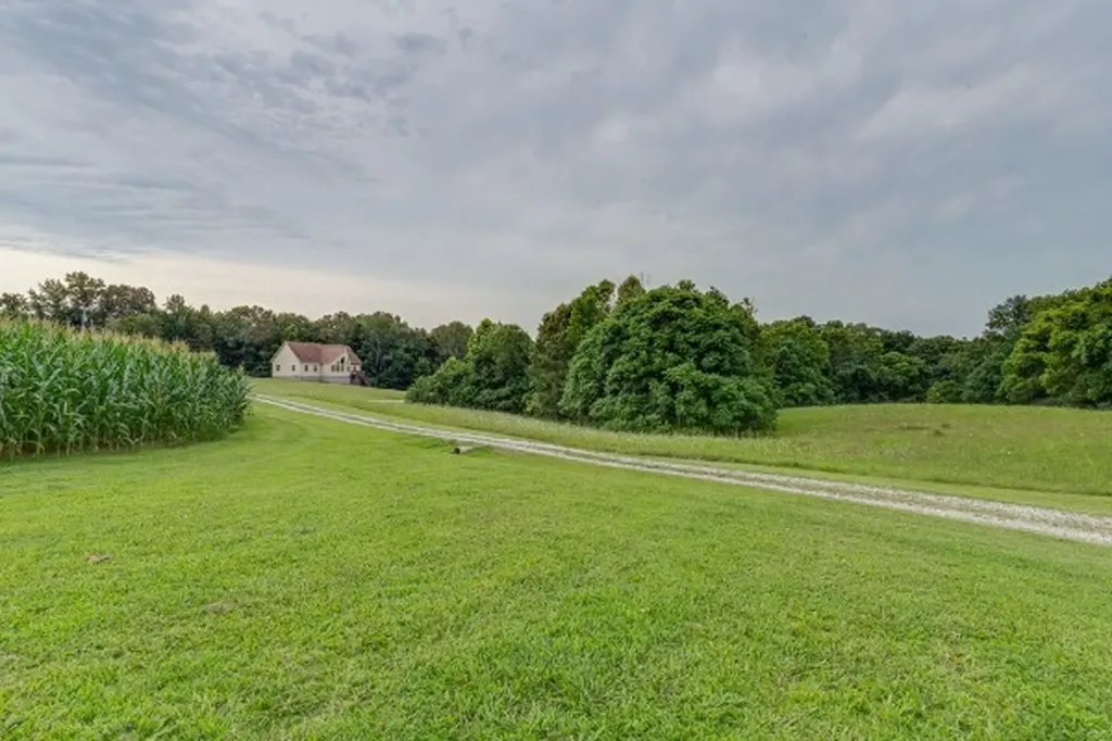 4664 New Cut Road Greenbrier TN 37073