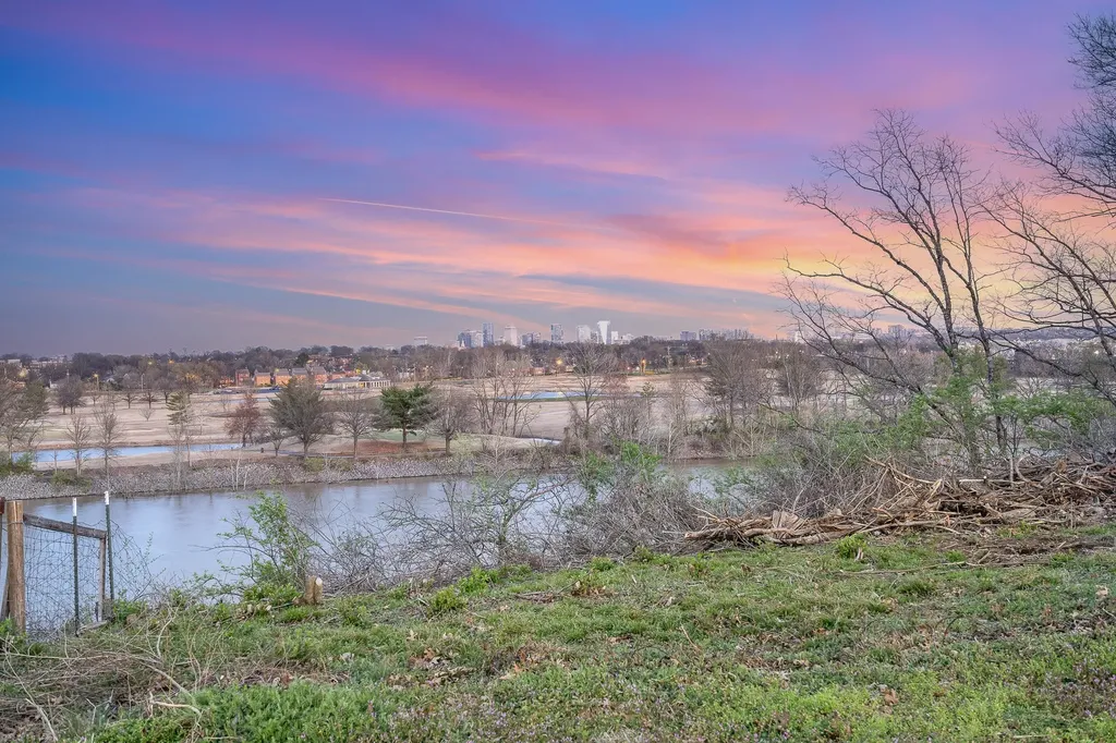 1712B River Drive Nashville TN 37218