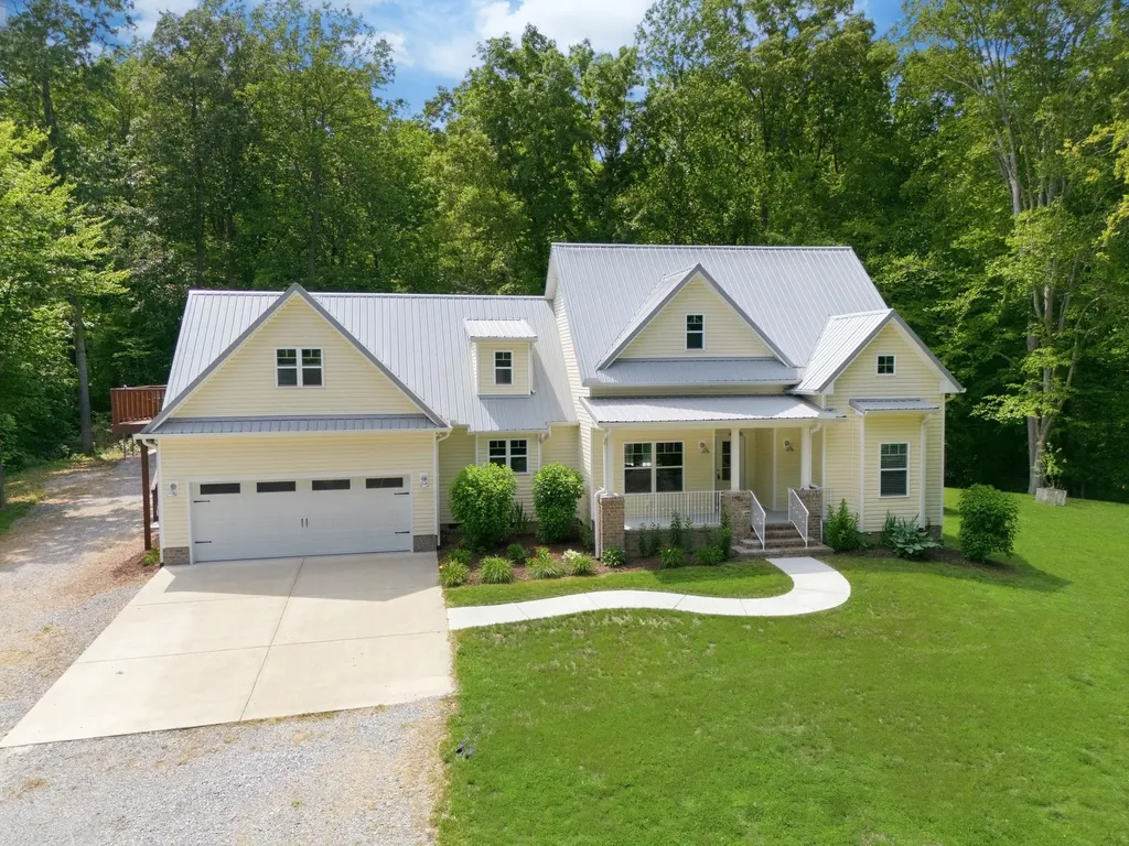 2206 Hwy 48 South, S Dickson TN 37055