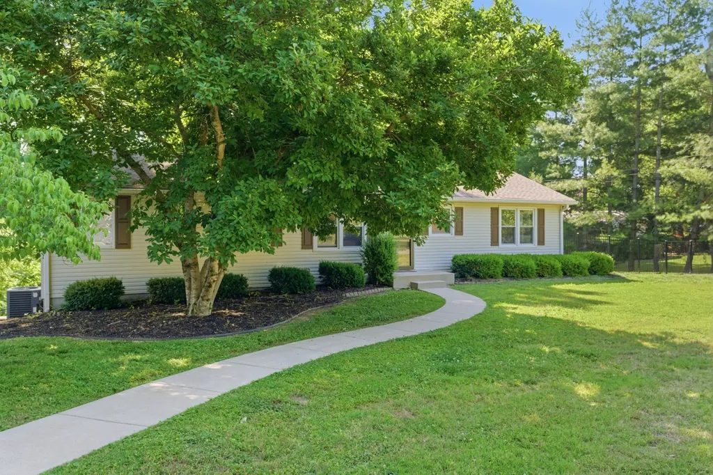 224 Sunset Island Trail Gallatin TN 37066