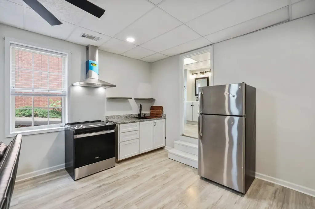1541 Eller Drive Nashville TN 37221