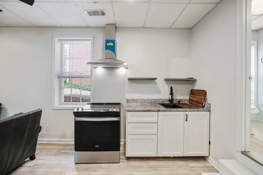 1541 Eller Drive Nashville TN 37221