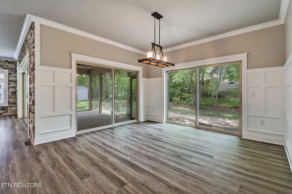 10 King John Lane Crossville TN 38558