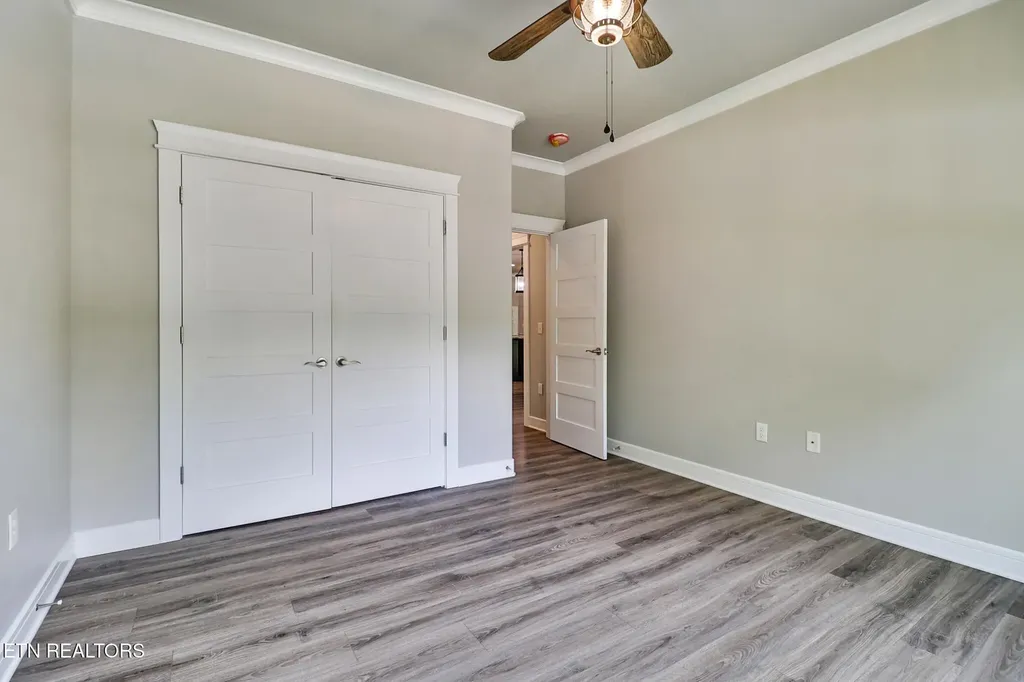 10 King John Lane Crossville TN 38558