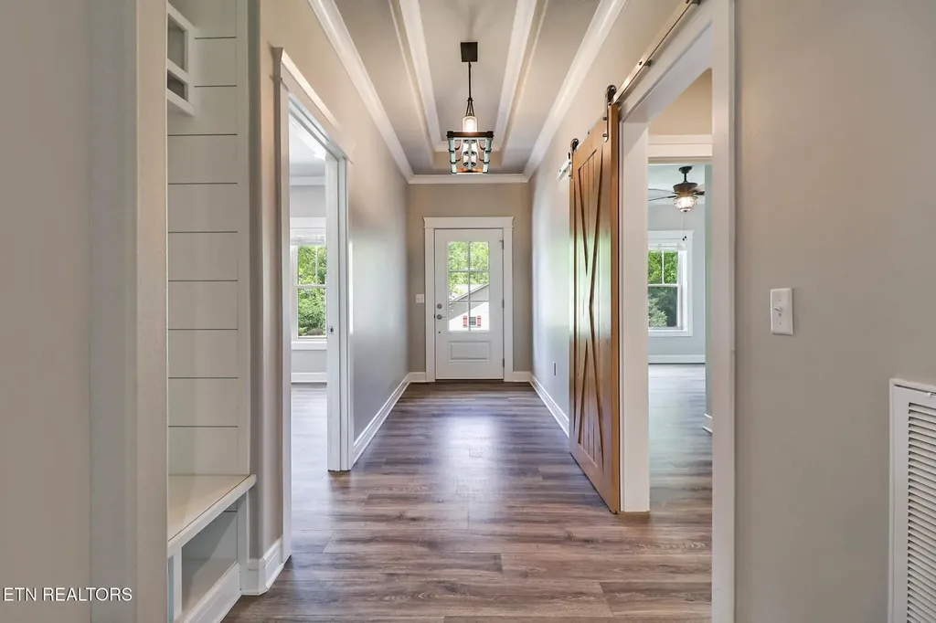 10 King John Lane Crossville TN 38558