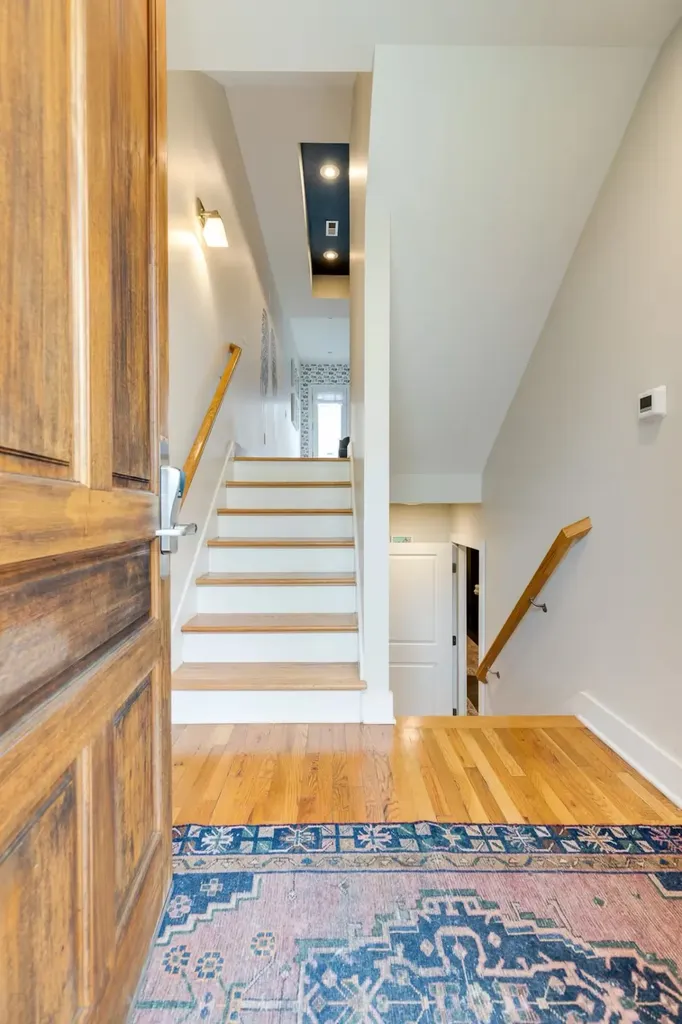 1240 2nd Ave, S Nashville TN 37210