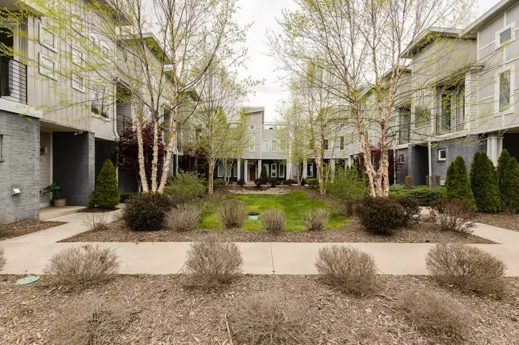 1240 2nd Ave, S Nashville TN 37210