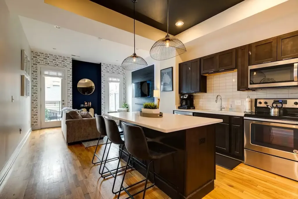 1240 2nd Ave, S Nashville TN 37210