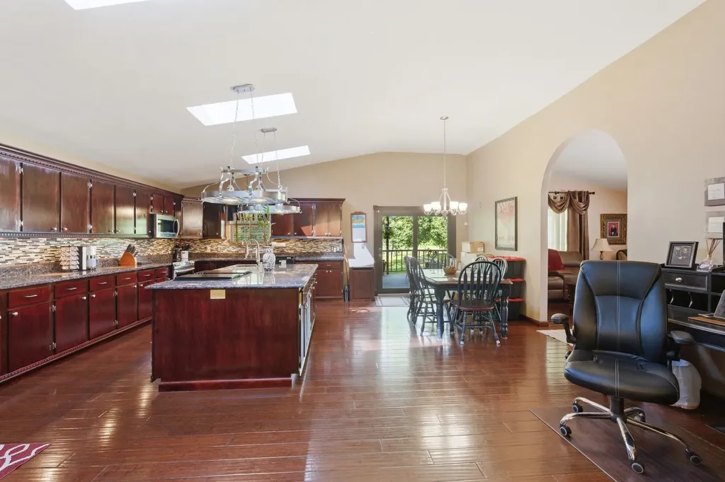 4449 Washington Road Greenbrier TN 37073