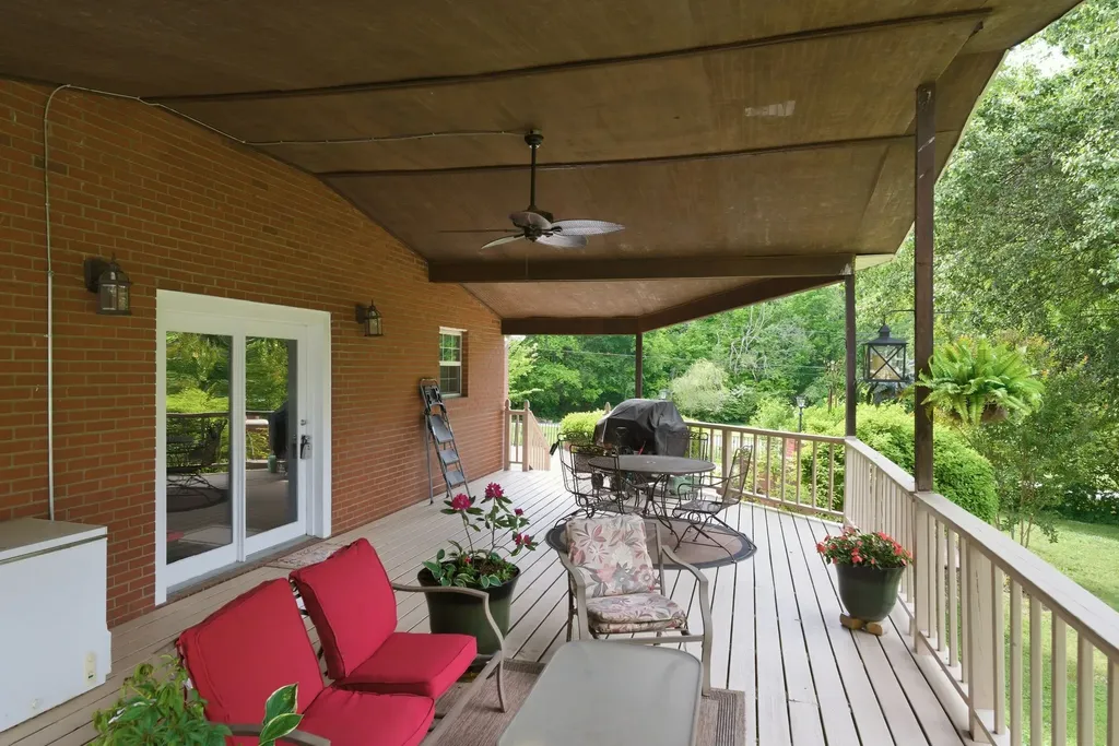4449 Washington Road Greenbrier TN 37073