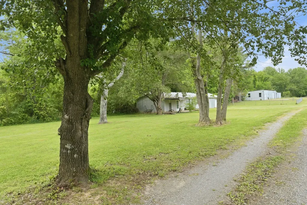 4449 Washington Road Greenbrier TN 37073