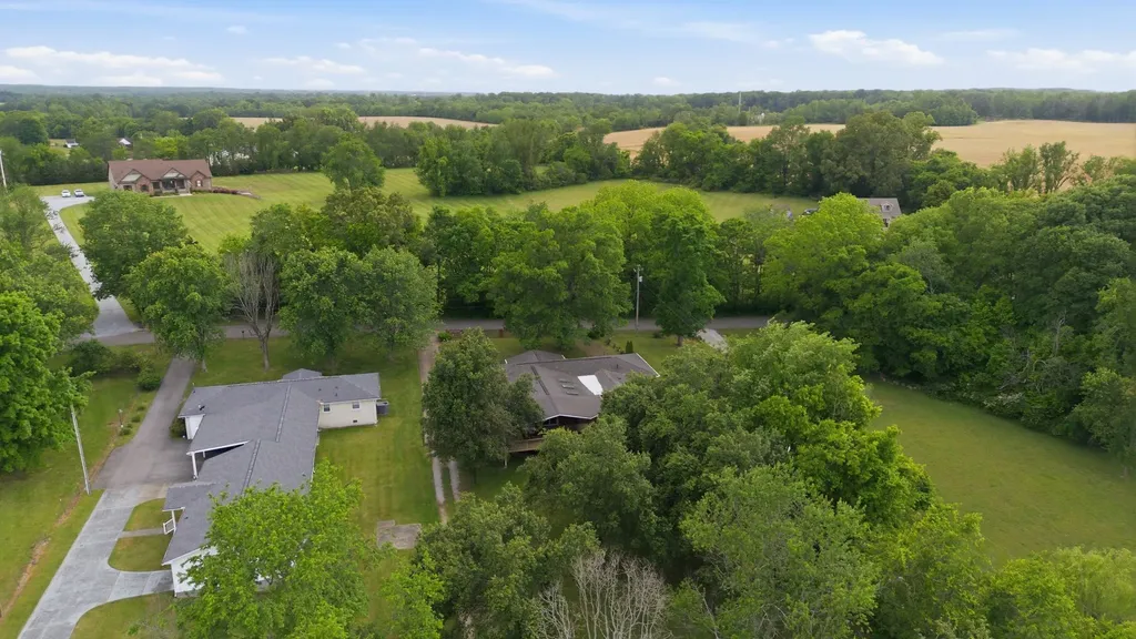 4449 Washington Road Greenbrier TN 37073