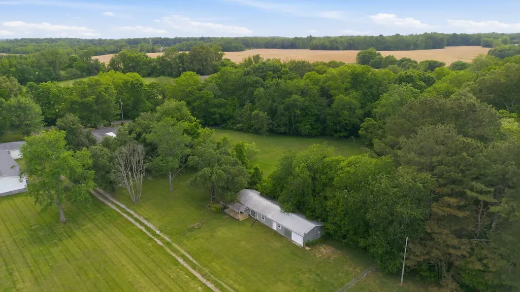 4449 Washington Road Greenbrier TN 37073