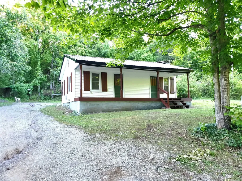 210 Rawls Creek Road Gordonsville TN 38563