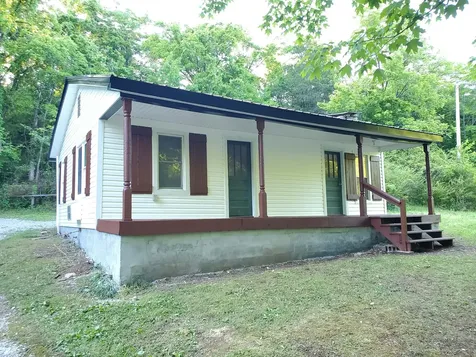 210 Rawls Creek Road Gordonsville TN 38563