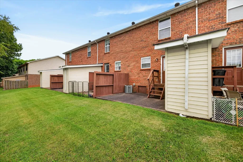 1531 E Knollwood Circle Clarksville TN 37043