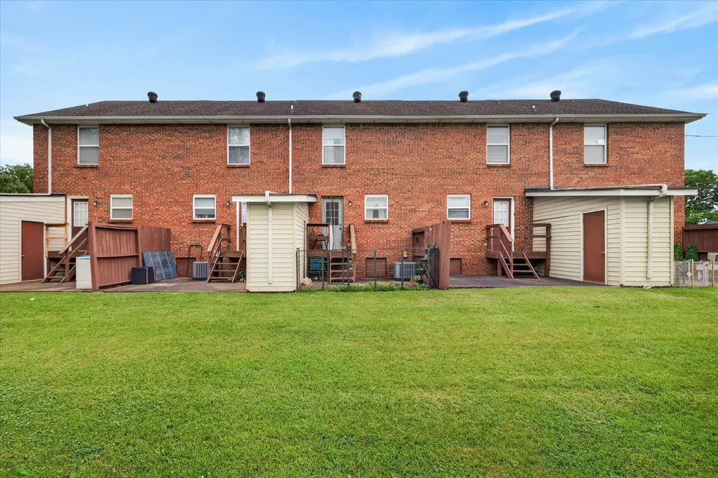 1531 E Knollwood Circle Clarksville TN 37043