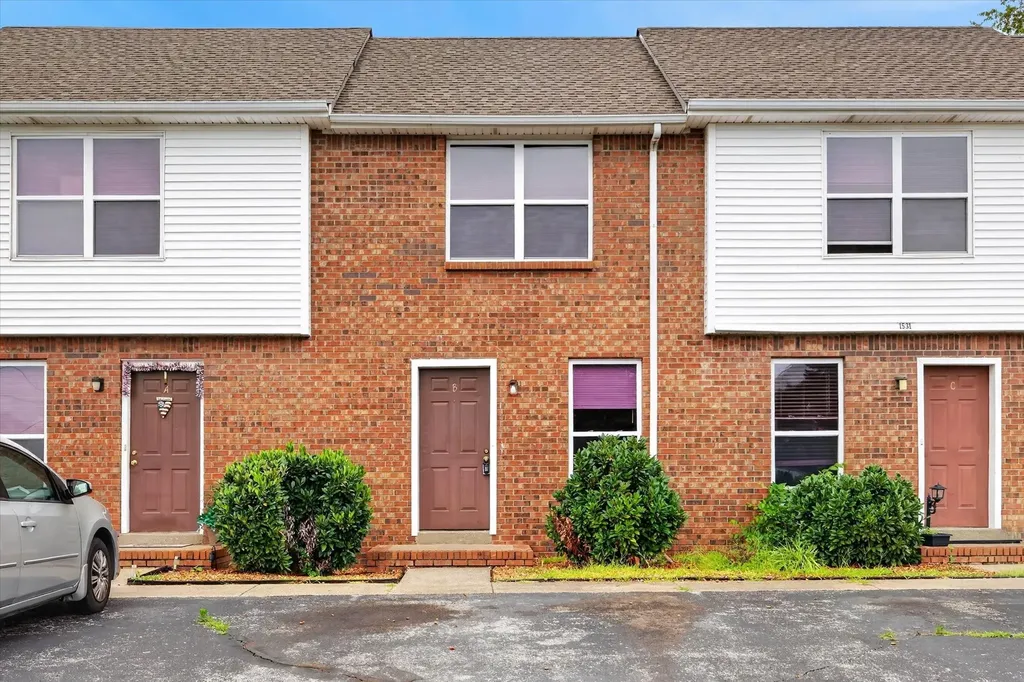 1531 E Knollwood Circle Clarksville TN 37043