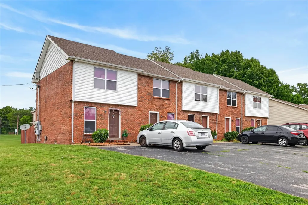 1531 E Knollwood Circle Clarksville TN 37043