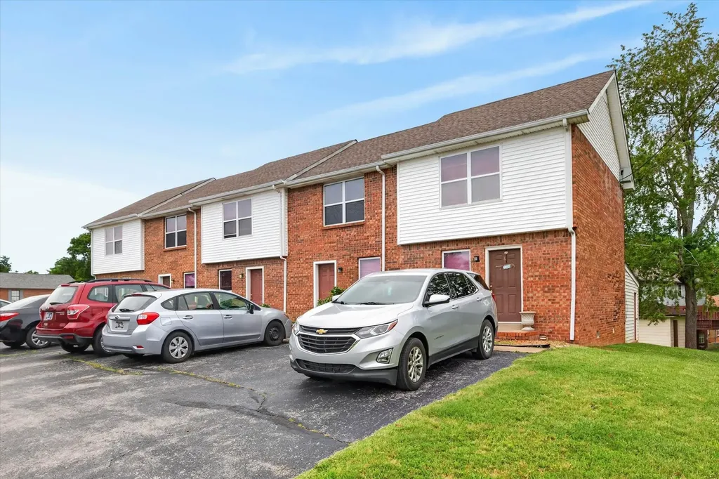 1531 E Knollwood Circle Clarksville TN 37043