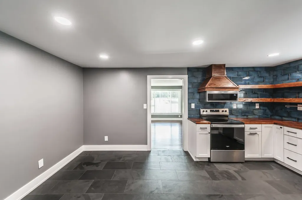 4306 Long Hollow Pike Goodlettsville TN 37072