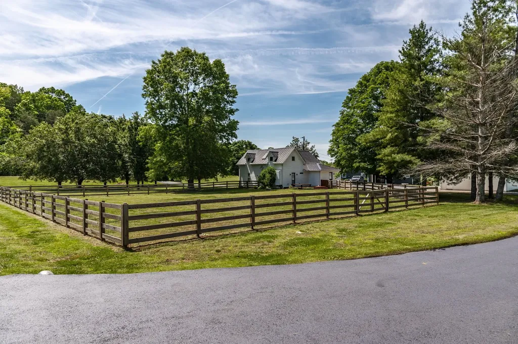 4306 Long Hollow Pike Goodlettsville TN 37072