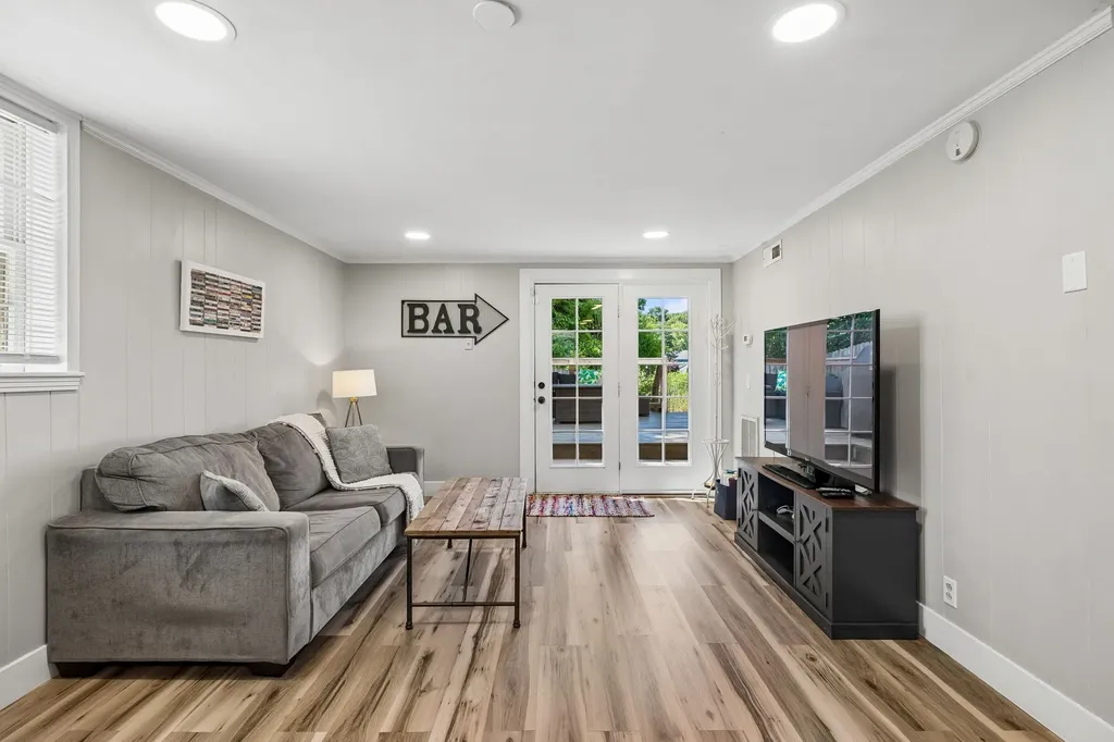 632 Larchwood Drive Nashville TN 37214