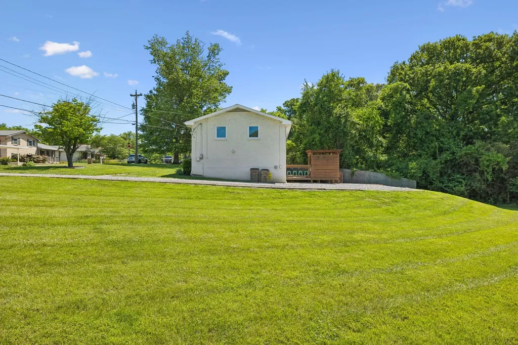 632 Larchwood Drive Nashville TN 37214