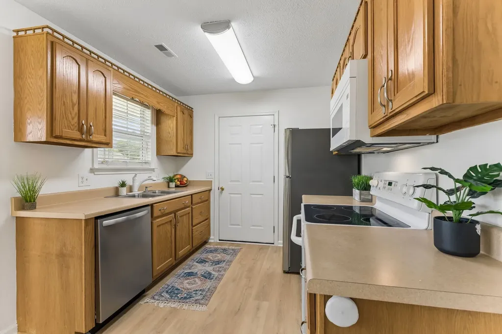 1621 Joel Drive Columbia TN 38401