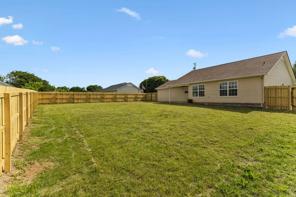 1621 Joel Drive Columbia TN 38401