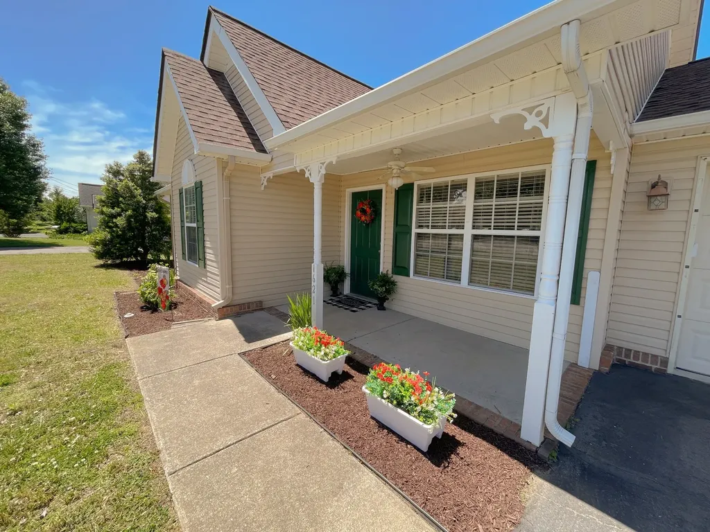 1621 Joel Drive Columbia TN 38401