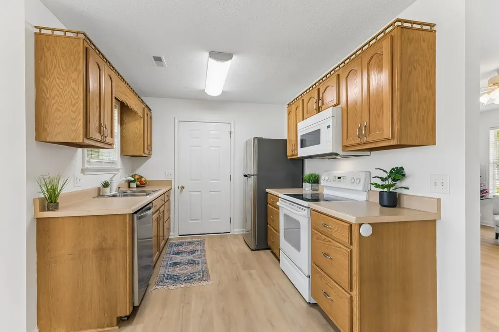 1621 Joel Drive Columbia TN 38401