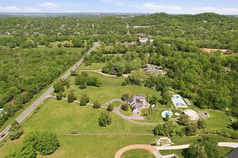 5840 Hillsboro Pike Nashville TN 37215