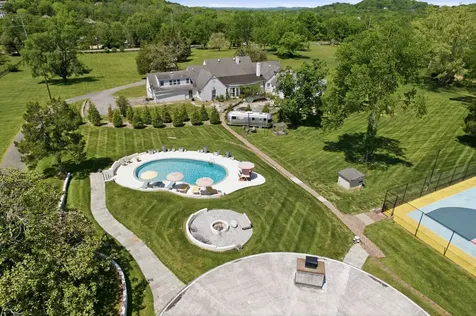 5840 Hillsboro Pike Nashville TN 37215