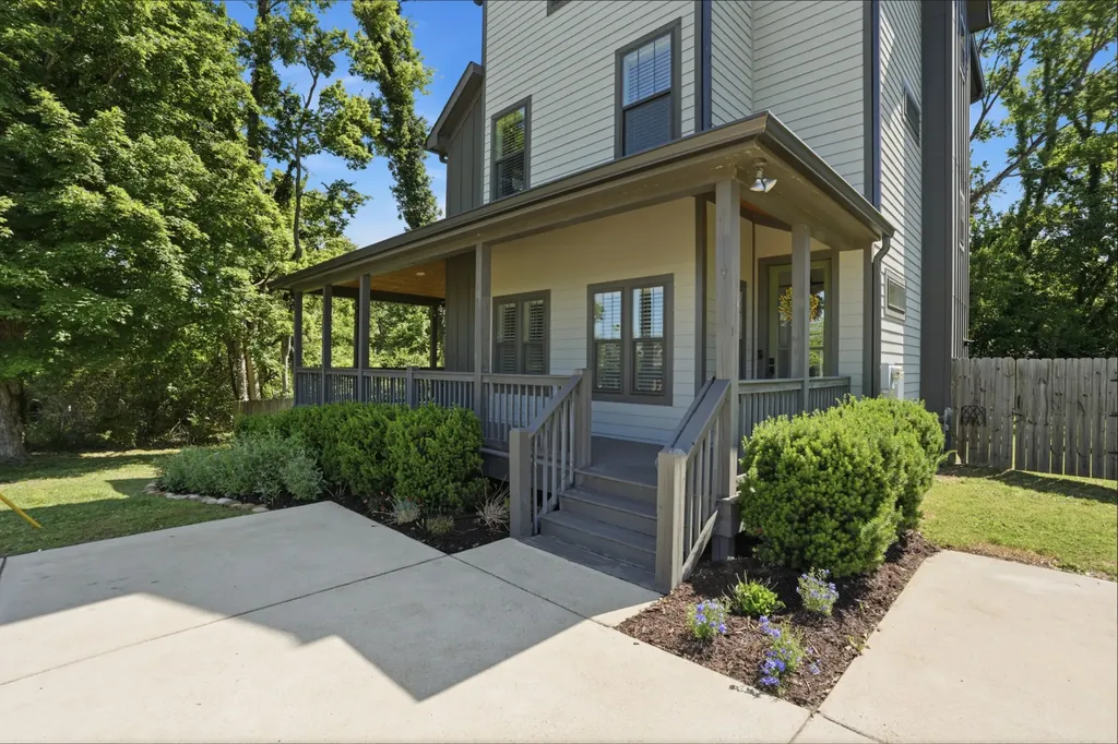 331 Woodycrest Avenue Nashville TN 37210