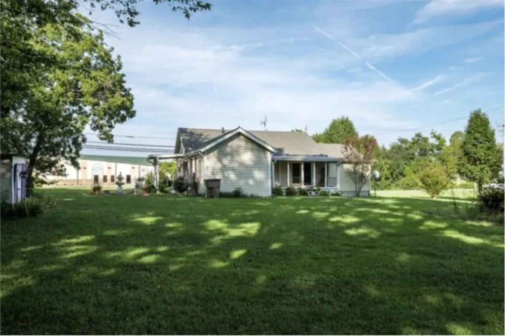 272 Old Nashville Highway La Vergne TN 37086