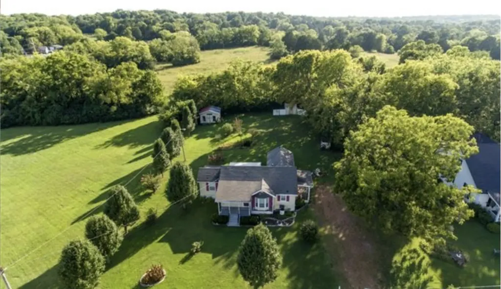 272 Old Nashville Highway La Vergne TN 37086